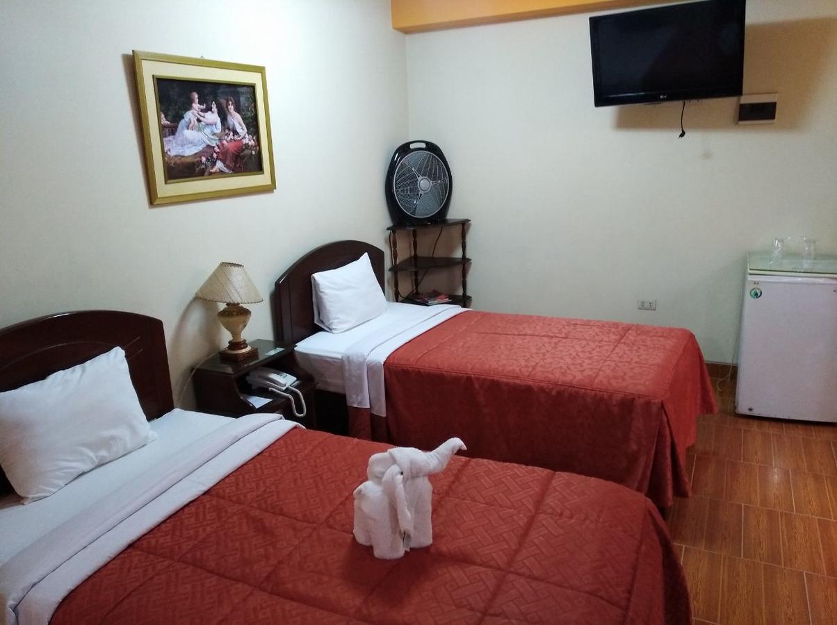 Hotel Suite Plaza Trujillo Exterior photo
