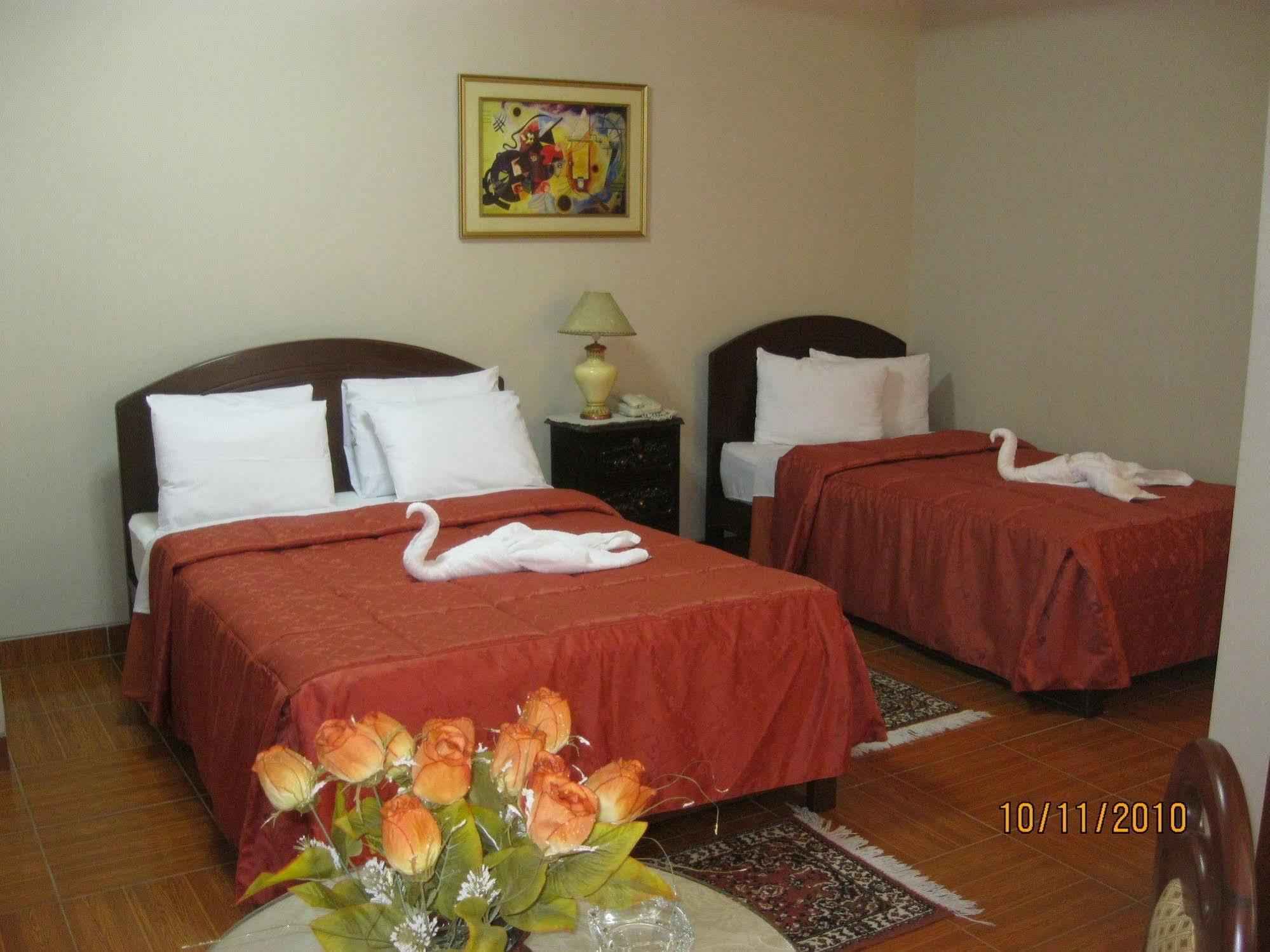 Hotel Suite Plaza Trujillo Exterior photo
