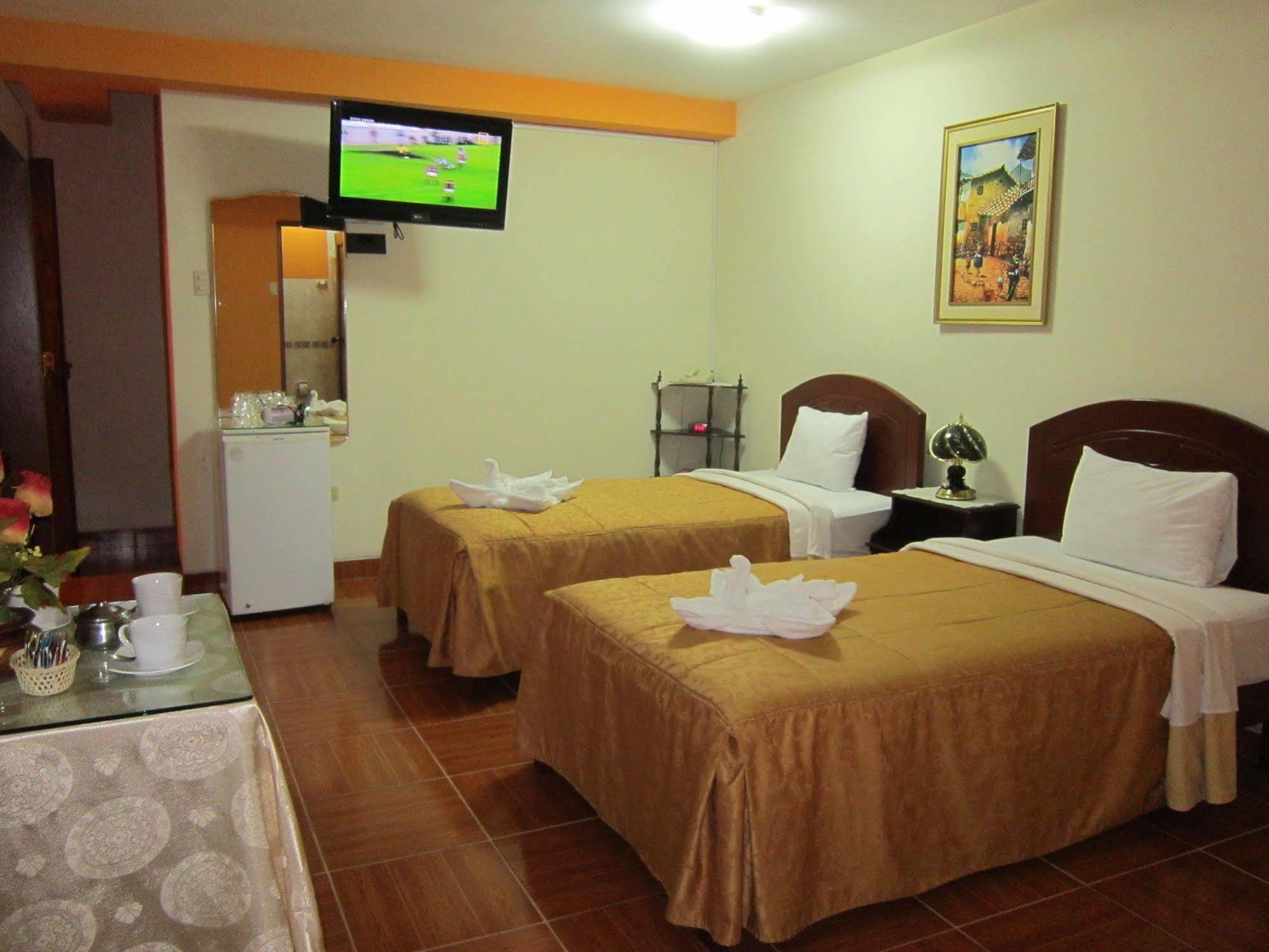 Hotel Suite Plaza Trujillo Exterior photo